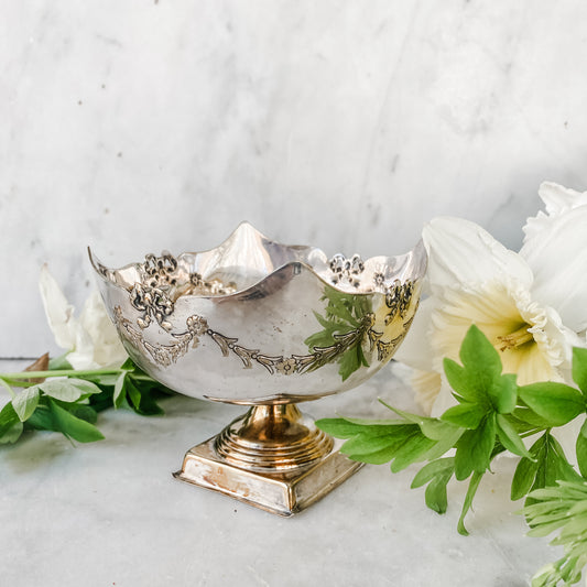 Victorian Nut Bowl with Scalloped edge and ribbon detail