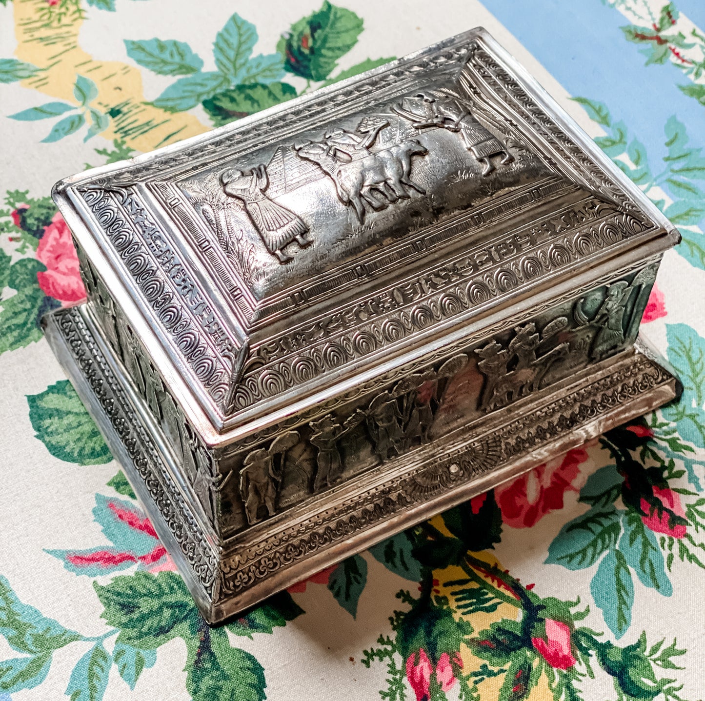 Antique Egyptian Revival Silverplate Hinged Box – Barbour Silverplate Co.