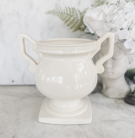 Classic Urn