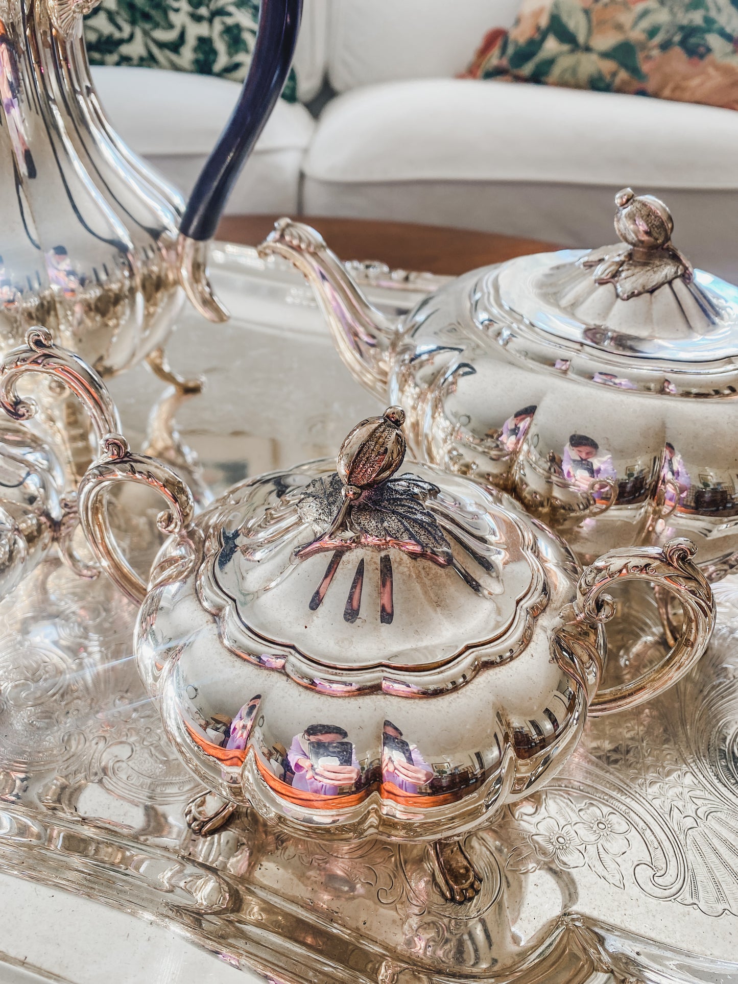 Complete 5-Piece Heirloom Melon Tea Set