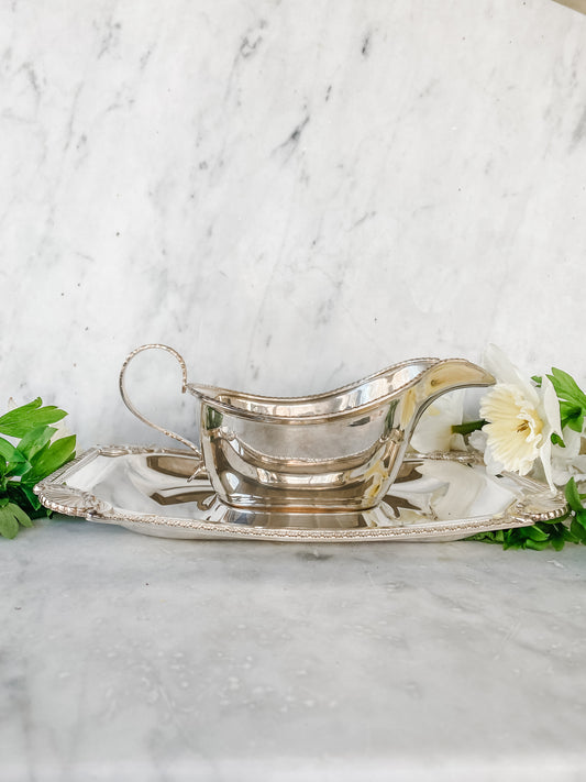 Fantastic Gravy Boat and Tray