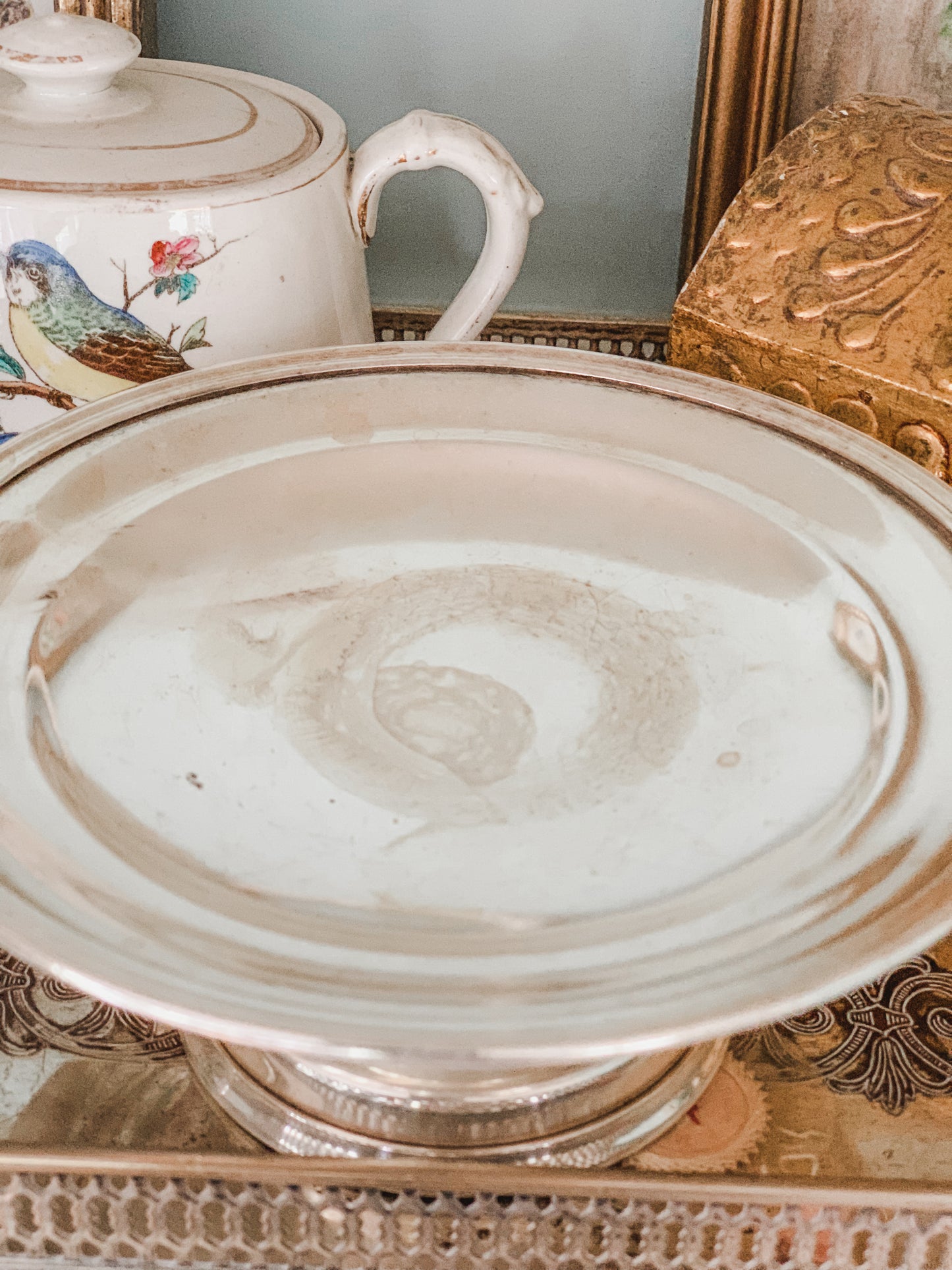 Pedestal Dish