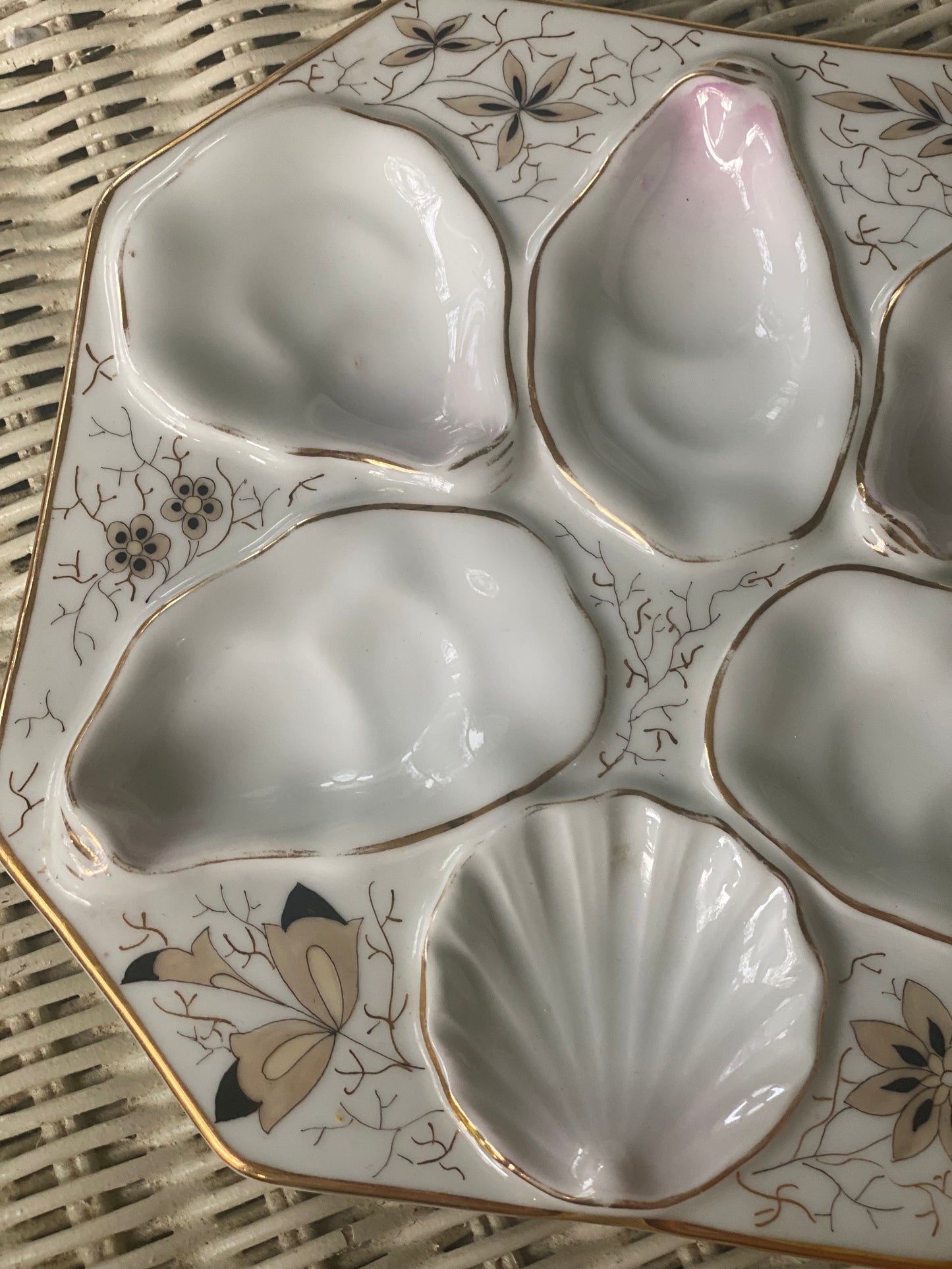 Black and Gold Antique Oyster Plate with Pink Toned Wells