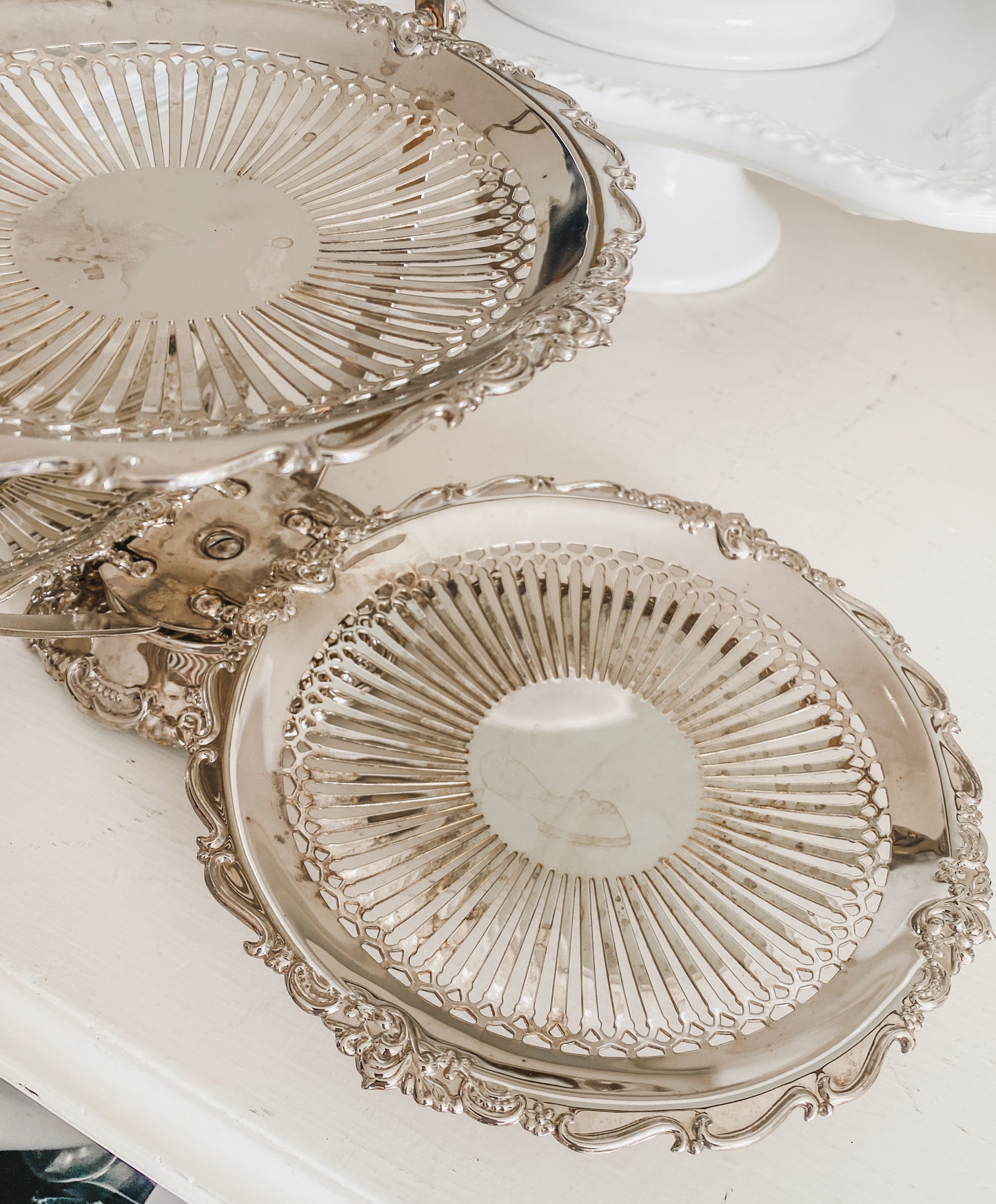 Vintage 3-Tier Folding Biscuit Tray