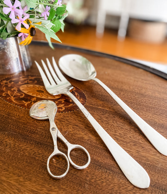 Egg Topper and Serving Set