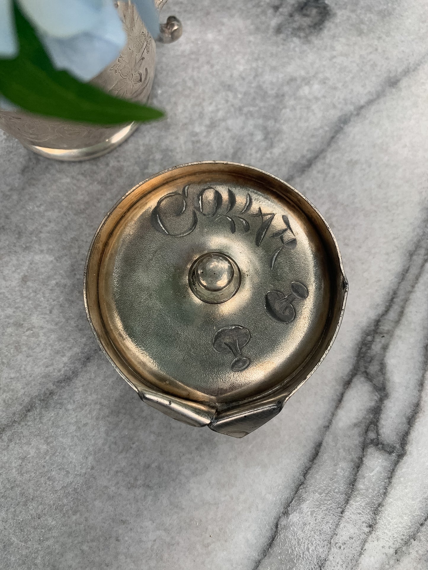 Adorable Antique Men's Collar Stays Holder
