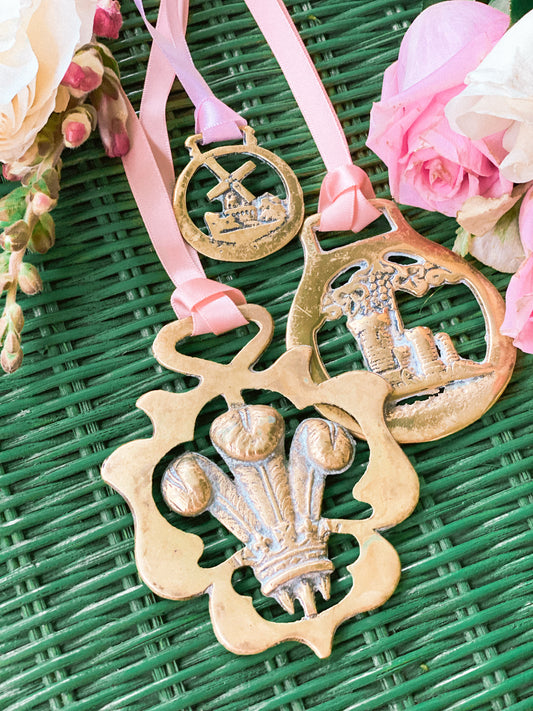 Set of 3 Horse Brass Featuring Large Plume Brass