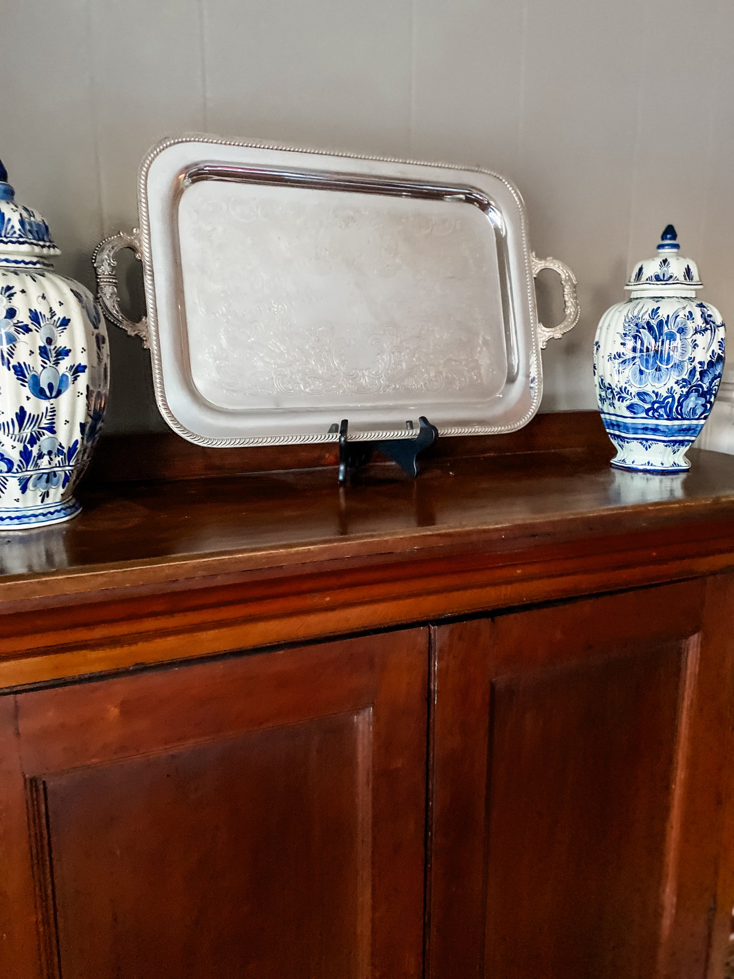Awesome Classic Double-Handled Tray