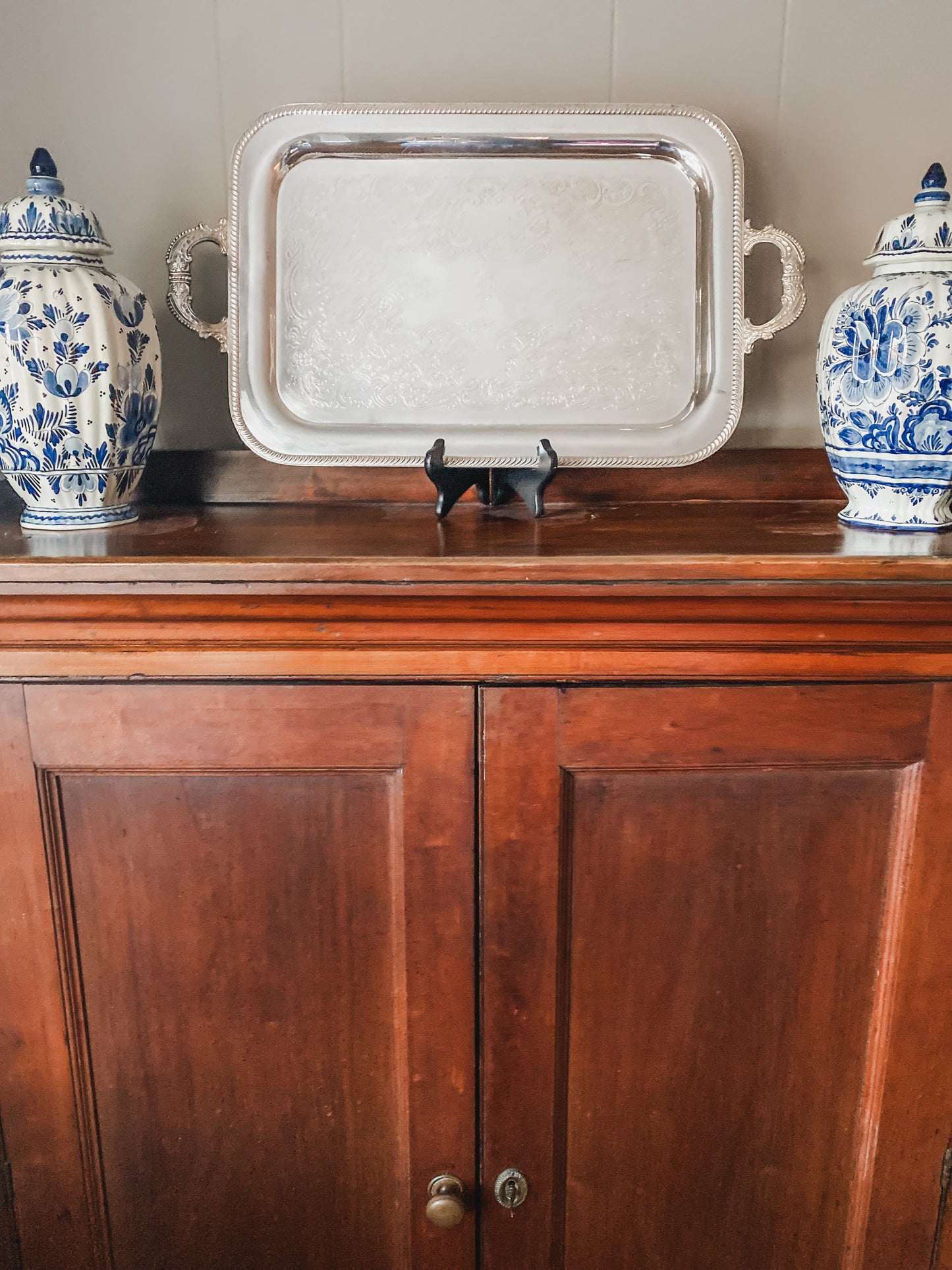 Awesome Classic Double-Handled Tray
