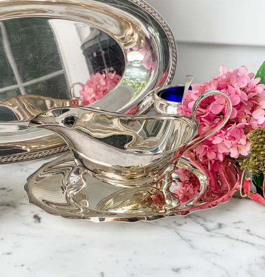 Elegant English Sauce or Gravy Boat