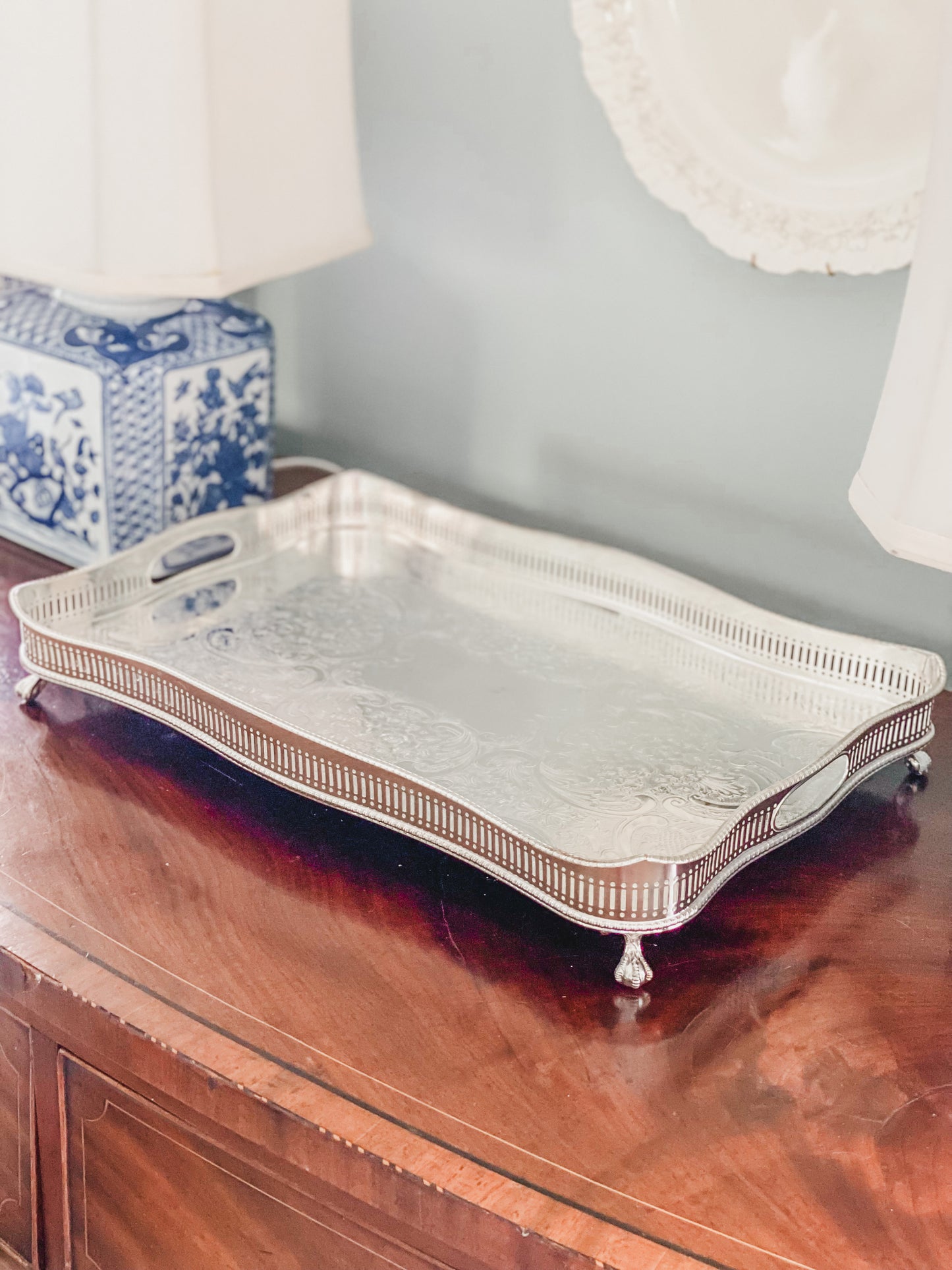 Exquisite Gallery Tray