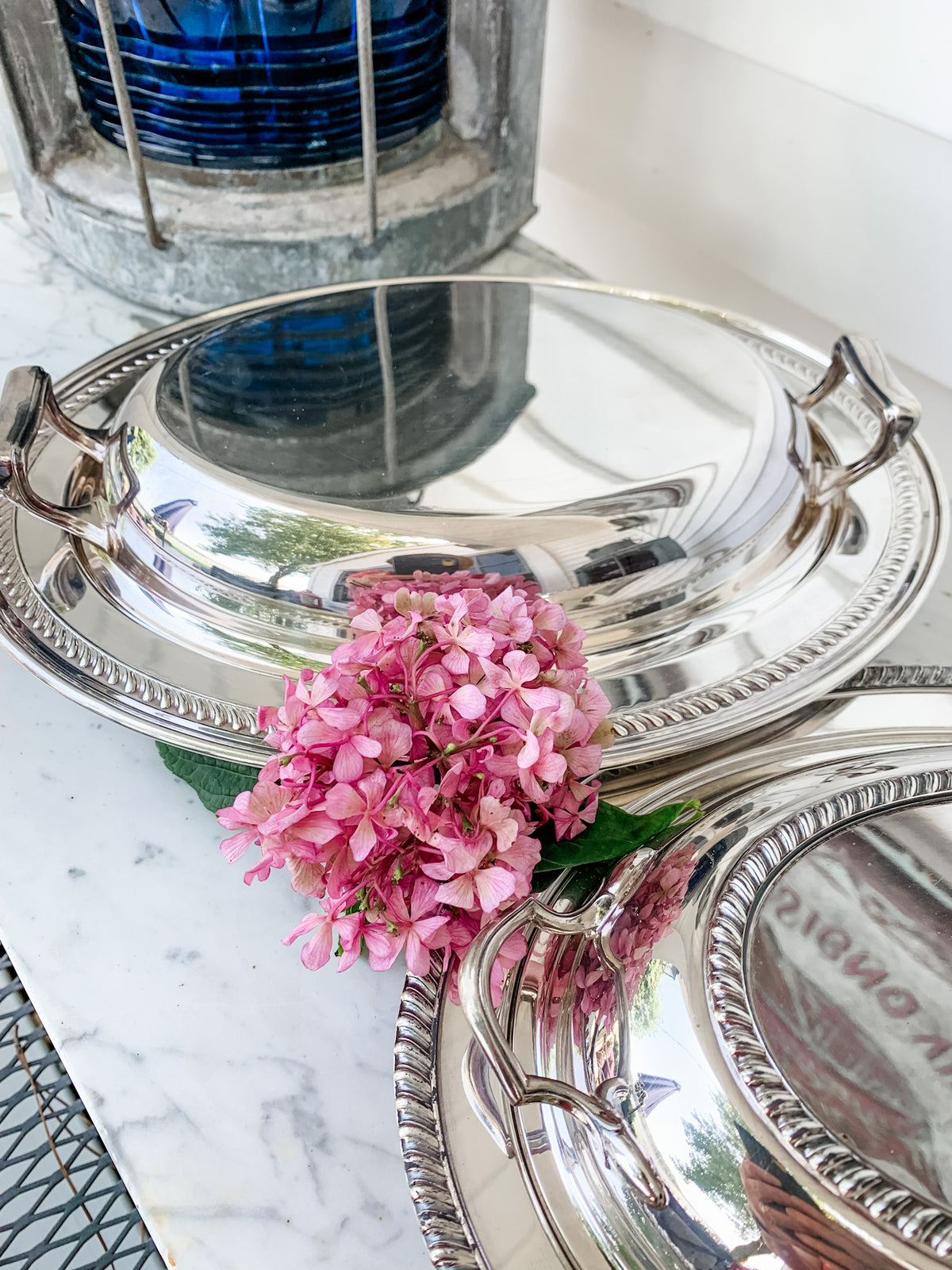 Royal Glamour Raspberry 2 High Quality Antique Covered Servers – Raspberry and Royal LLC
