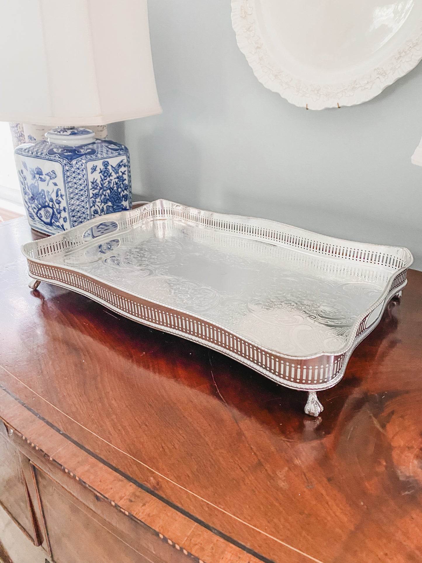 Exquisite Gallery Tray